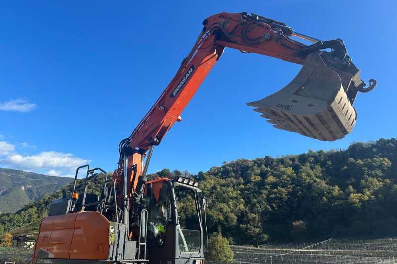 OmecoHub - Immagine DOOSAN DX165W-5